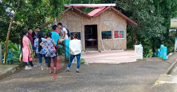 পাহাড়ের সৌন্দর্য দেখতে খাগড়াছড়িতে ভ্রমণপিপাসুরা