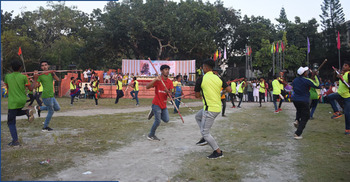ঐতিহ্যবাহী লাঠিখেলায় মুগ্ধ মানুষ