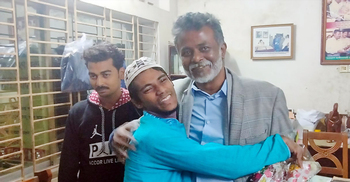 বিপুল ভোটে ফের কাউন্সিলর ‘করোনা হিরো খোরশেদ’