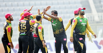 খুলনাকে বেশি দূর যেতে দিলো না ঢাকা