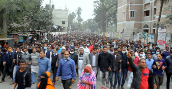 ছেলে হত্যার বিচার চেয়ে কান্নায় ভেঙে পড়লেন বাবা