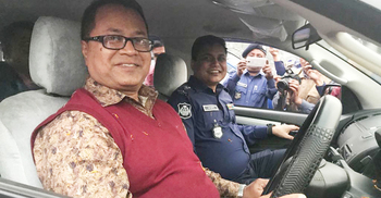 প্রথমবার গাড়ি চালিয়ে বাড়ি গেলেন রাষ্ট্রপতির ছেলে, অবাক হাওরবাসী