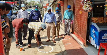 বৃত্তের ভেতর দাঁড়িয়ে করতে হবে কেনাকাটা