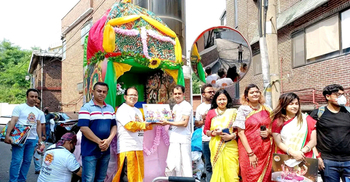 দক্ষিণ কোরিয়ায় হান নদীর পাড়ে রথযাত্রা