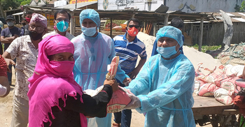 ১২০০ পরিবারকে খাদ্যসামগ্রী দিলেন এমপি আব্দুল হাই