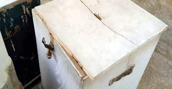 কুষ্টিয়ায় লালনের মাজারে সিন্দুক ভেঙে টাকা চুরি