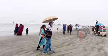 ‘জাওয়াদ’র প্রভাবে কুয়াকাটায় বৃষ্টি, বেড়েছে জোয়ারের পানি