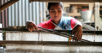নানা সঙ্কটে জর্জরিত কুয়াকাটার তাঁত শিল্প