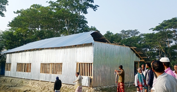 ‘ভোটের বিরোধে’ মাদরাসা ‘সরিয়ে নিলেন’ ইউপি চেয়ারম্যান