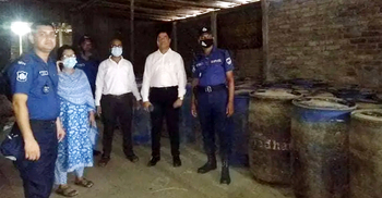 কুষ্টিয়ায় এক গোডাউনেই মিললো ৪০ হাজার লিটার সয়াবিন তেল