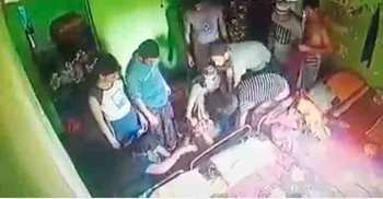 কর্মকর্তারা বলছে স্ট্রোকে মৃত্যু, ভিডিও ফুটেজে অন্যকথা