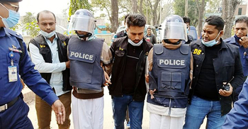 বঙ্গবন্ধুর ভাস্কর্য ভাঙচুর : রিমান্ড শেষে দুই ছাত্র আদালতে