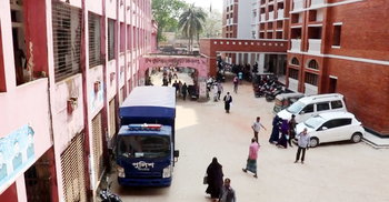 লক্ষ্মীপুরে আদালত বর্জন করলেন আইনজীবীরা