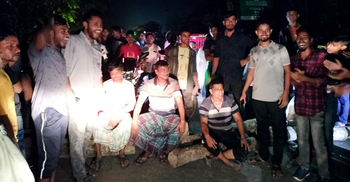 ৪ দিন বিদ্যুৎহীন লক্ষ্মীপুরের ৩ ইউনিয়ন, সড়ক অবরোধ