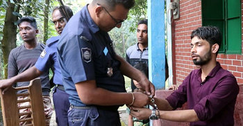 বিয়েতে রাজি না হওয়ায় তুলে আনতে গিয়ে ধরা খেল যুবক