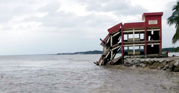 ভয়ঙ্কর রূপ ধারণ করল মেঘনা