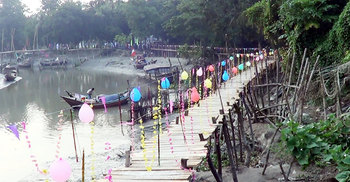 নিজেরাই তৈরি করে নাম দিলো ‘স্বপ্নের সেতু’