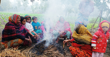 খড়কুটোই একমাত্র ভরসা ওদের