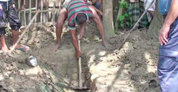 স্পিরিট পানে মৃত্যু: দাফনের ৩৬ দিন পর ২ লাশ উত্তোলন