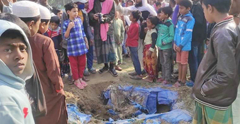 নরসিংদীতে কবরস্থান থেকে ৭ কঙ্কাল চুরি