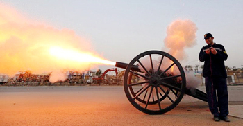 লেবাননে কামানের আওয়াজে ইফতার