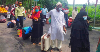 বাংলাদেশ থেকে ফিরলেন আরও ১২৩ ভারতীয় নাগরিক