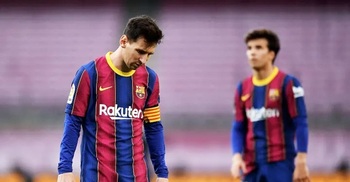 With Barca out of title race, Messi has future to decide