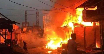 আগুনে পুড়ল ৭০ দোকান, মারা গেলেন প্রতিবন্ধী