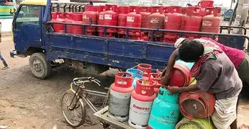 Govt reduces Tk 85 for 12 kg LPG cylinder