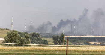 Ukraine and Russia both claim control over Lysychansk