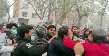 মুন্সিগঞ্জে আদালত প্রাঙ্গণে ছাত্রদলের দুই গ্রুপে মারামারি