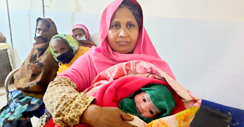 একটি ফোনকলেই বেঁচে গেলেন প্রসূতি মা