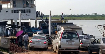 ৪ গুণ অতিরিক্ত ভাড়া দিয়ে ঢাকা ফিরছেন যাত্রীরা