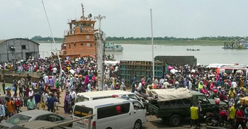 যাত্রীদের ভিড় বাড়ছে বাংলাবাজার-শিমুলিয়া নৌরুটে