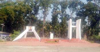 কালকিনিতে এই দিনে উত্তোলন করা হয় জাতীয় পতাকা