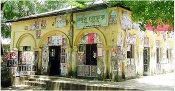 3 Cocktails exploded in front of Madhur canteen