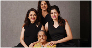 মা ও বোনদের সঙ্গে মাধুরী দীক্ষিতের ছবি ভাইরাল