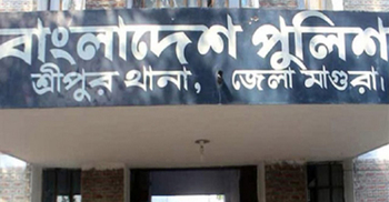 বিচার দেওয়ায় ক্ষুব্ধ, প্রতিবেশীর দায়ের কোপে প্রাণ গেলো যুবকের