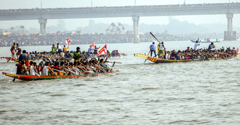নৌকাবাইচ দেখতে গিয়ে লাশ হলেন কৃষক