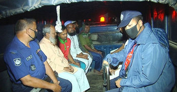 বগুড়ায় ওরস বন্ধ করতে বলায় দুই পুলিশকে পিটুনি, আটক ২০