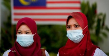 Malaysia extends ban on foreign tourists