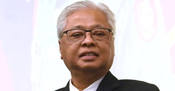 Malaysian king picks ex-deputy PM as nation's new leader