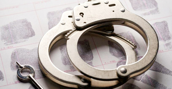 অপরাধে জড়াচ্ছেন জনপ্রতিনিধিরা