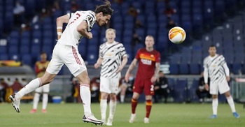 Man Utd through to Europa League final despite loss