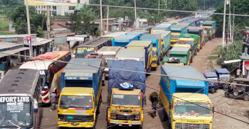 পাটুরিয়ায় যানবাহনের ভিড়, ভোগান্তি যাত্রীদের