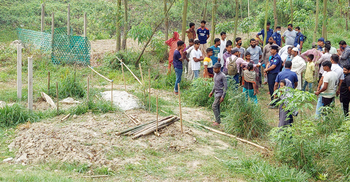 মানিকগঞ্জে কবর খুঁড়ে ৯ কঙ্কাল চুরি