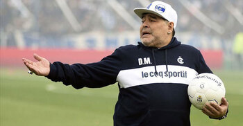 Argentine soccer great Diego Maradona dies