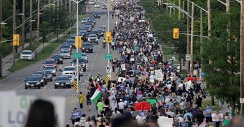 Thousands march in support of Muslim family killed in Canada