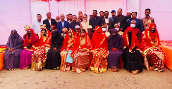 ২০ তরুণ-তরুণীর বিয়েতে মেজবানি খেলেন দশ হাজার মানুষ