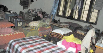 বগুড়ায় শিক্ষার্থীদের মেস ছাড়ার নির্দেশ